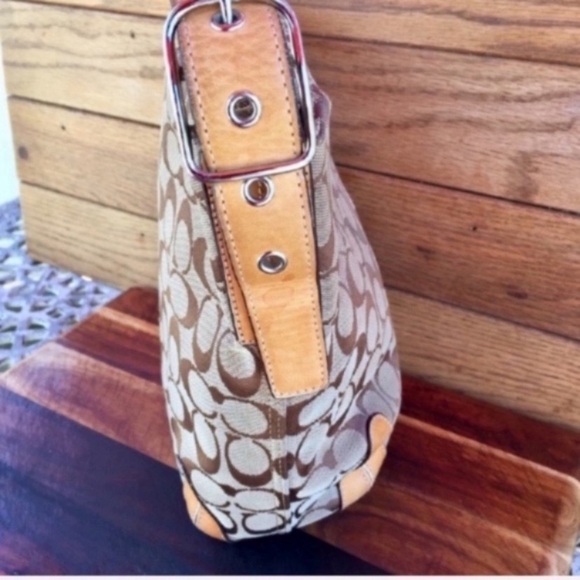Coach Signature Shoulder Bag Canvas and Leather - Picture 2 of 7